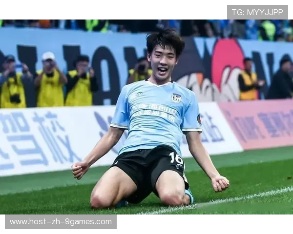 大连朱鹏宇抢戏锋线重组：新星崛起引领球队新篇章